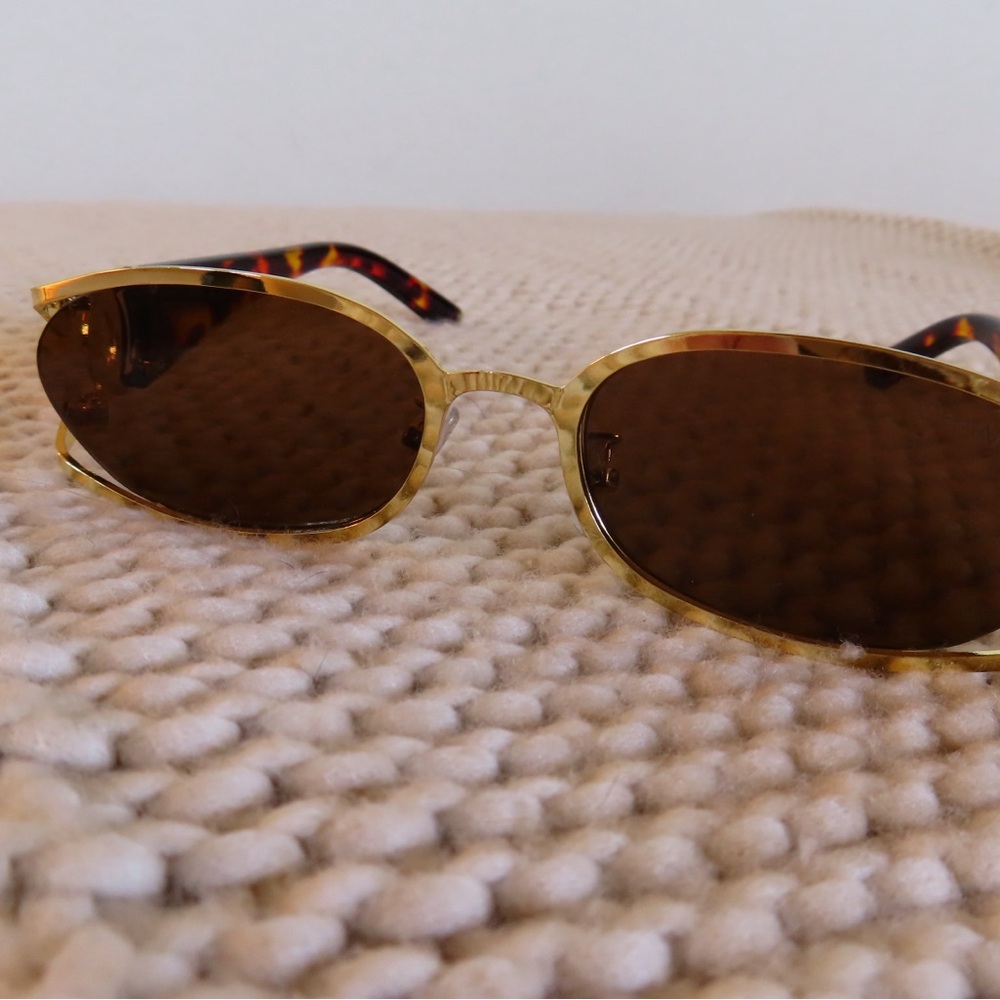 Tortoiseshell and Gold Women's Sunglasses - Picture 3 of 5